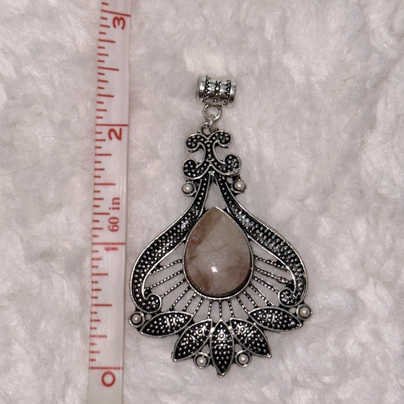 Sunstone on intricate design pendant (Sterling silver overlay) - Picture 3 of 6